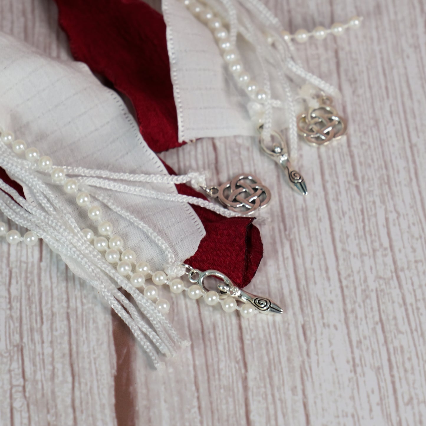 Handfastingslint Beltane Rood-wit - Mystieke Cirkel Online